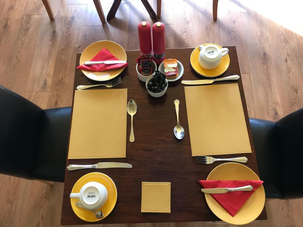לארגס St Leonards Guest House מראה חיצוני תמונה
