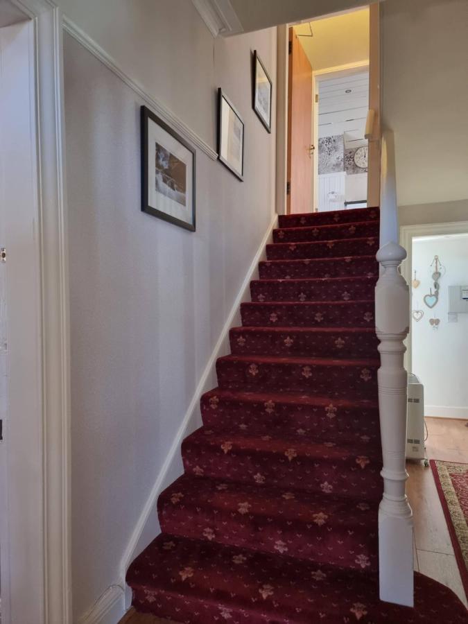 לארגס St Leonards Guest House מראה חיצוני תמונה