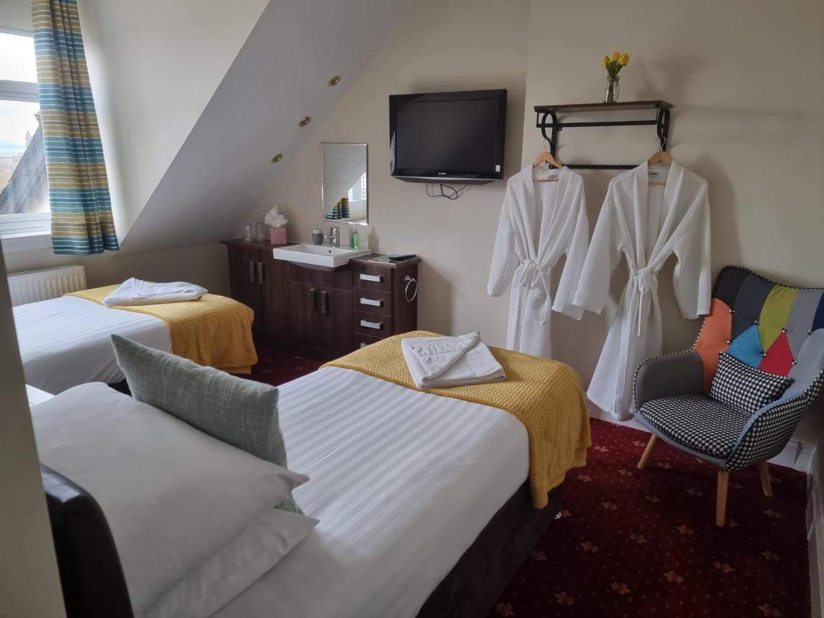 לארגס St Leonards Guest House מראה חיצוני תמונה