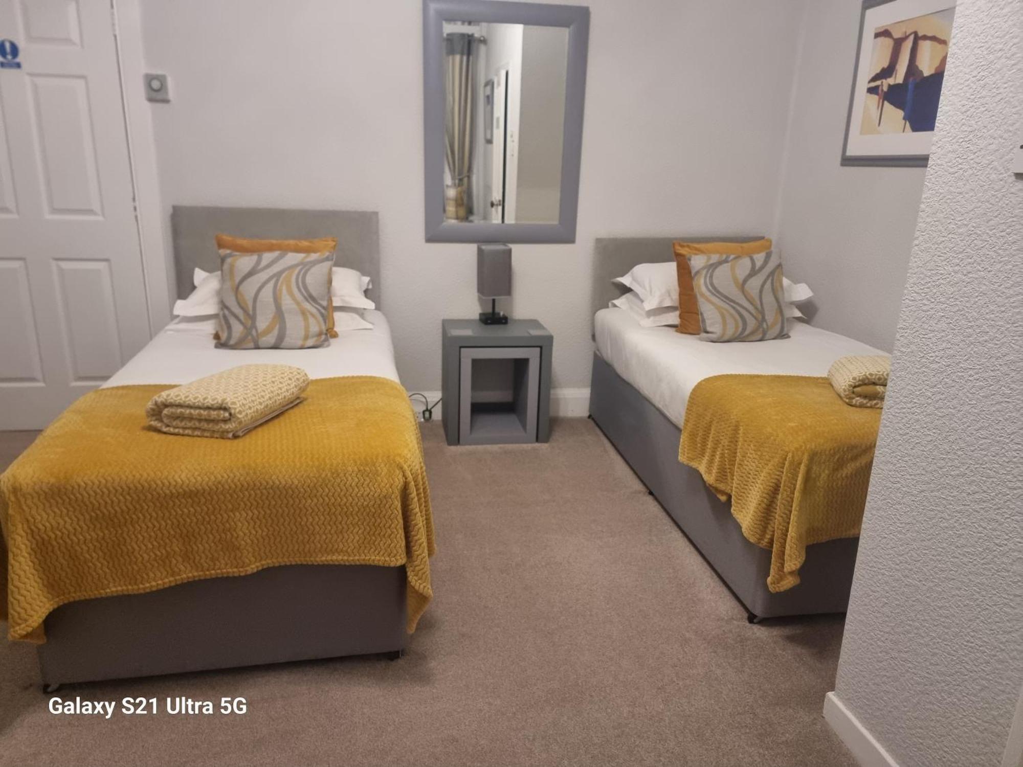 לארגס St Leonards Guest House מראה חיצוני תמונה