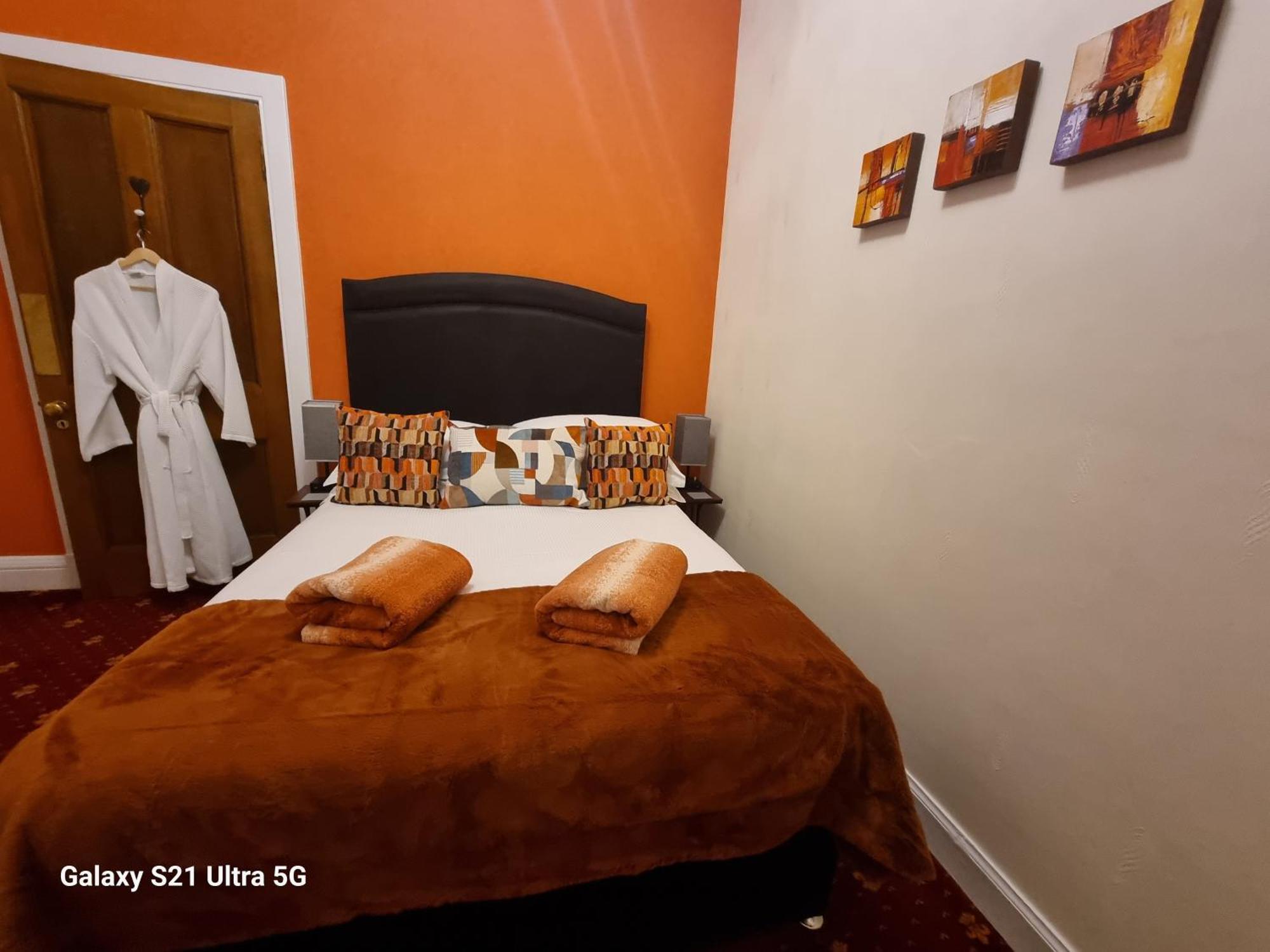 לארגס St Leonards Guest House מראה חיצוני תמונה