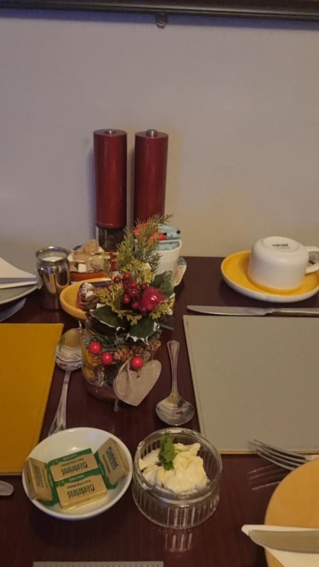 לארגס St Leonards Guest House מראה חיצוני תמונה